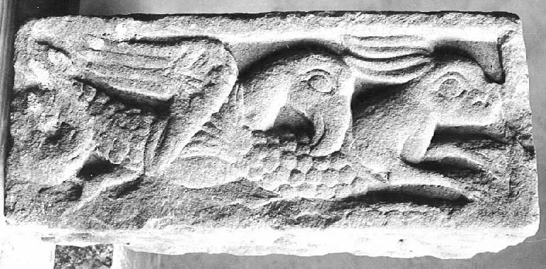 Animali e figure maschili (lesena di portale) - ambito pavese (sec. XII)