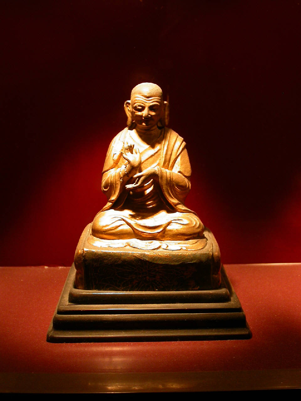 luohan (arhat), discepolo del Buddha, Statuetta raffigurante un luohan (arhat), discepolo del Buddha (statua devozionale) - manifattura cinese, dinastia Quing (sec. XVIII)