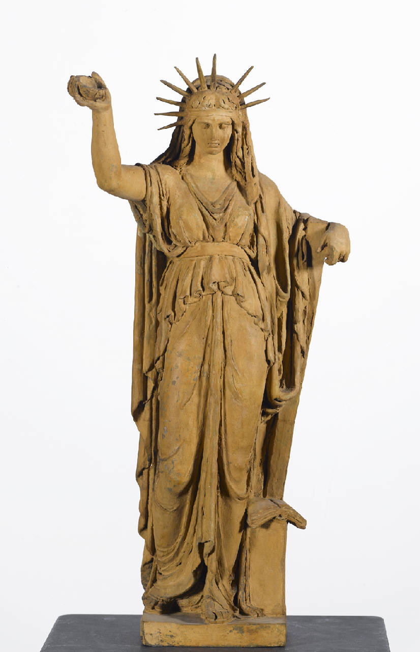 La legge di Cristo, donna con corona raggiata e abiti classicheggianti (statua) di Pacetti Camillo (primo quarto sec. XIX)