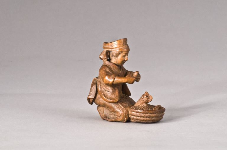 Donna che si prende cura di un pulcino, DONNA, ANIMALE (scultura) di Tami (metà sec. XIX)