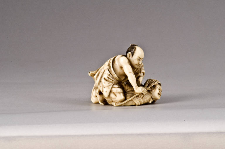 Cattura di un ladro, UOMINI (scultura) di Ono Ryomin (seconda metà sec. XIX)