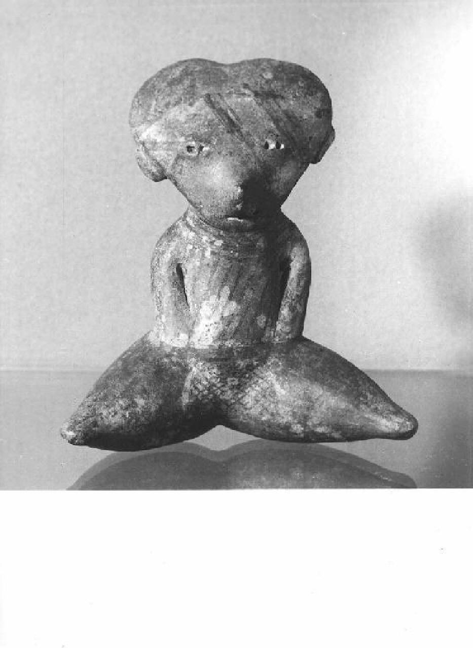 Figura antropomorfa seduta (statuetta) - Manifattura Nayarit-Chinesco, Messico occidentale (secc. IV a.C./ VII)