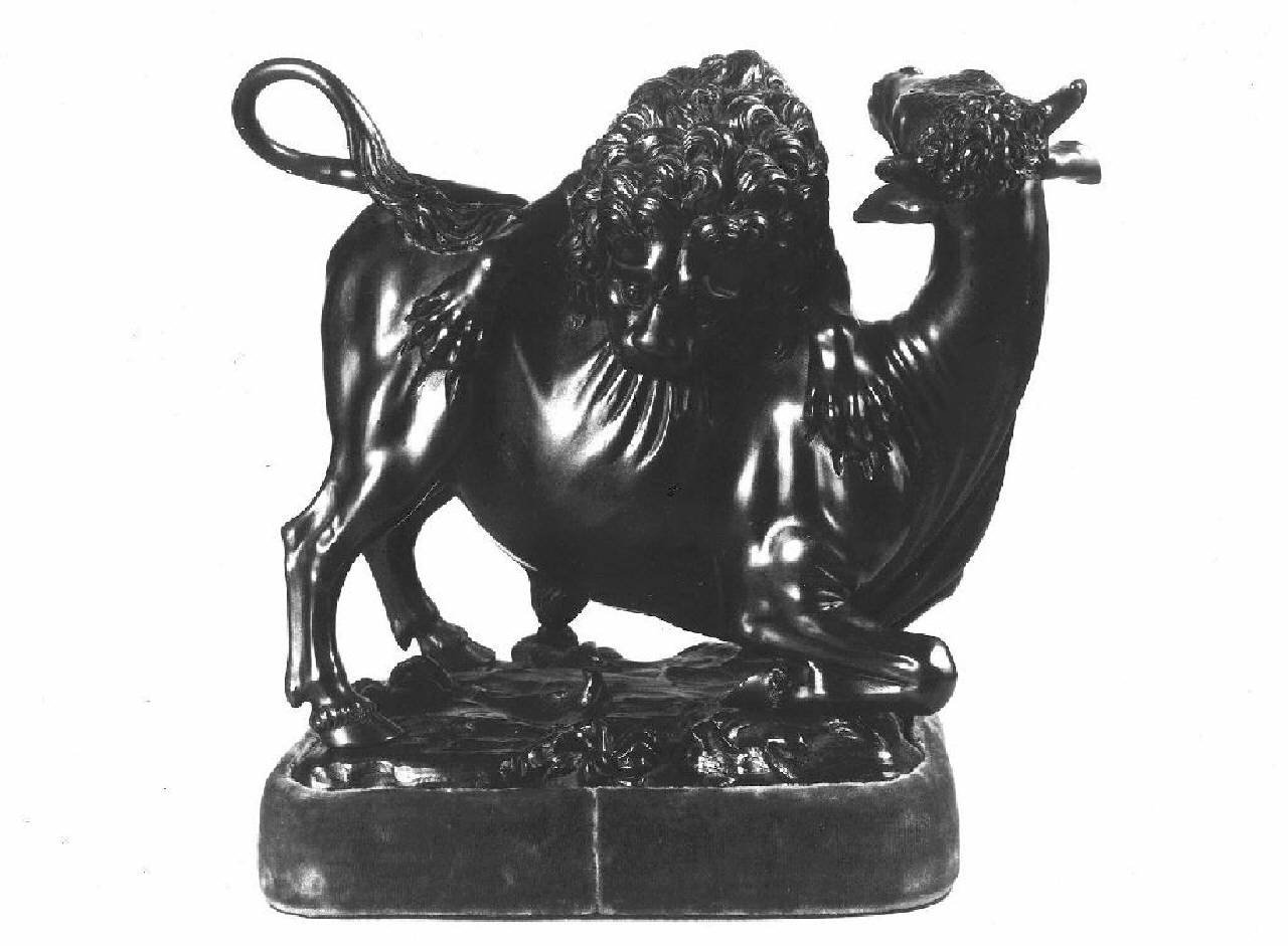 Lotta tra toro e leone (statuetta) - Manifattura francese (fine sec. XVII)