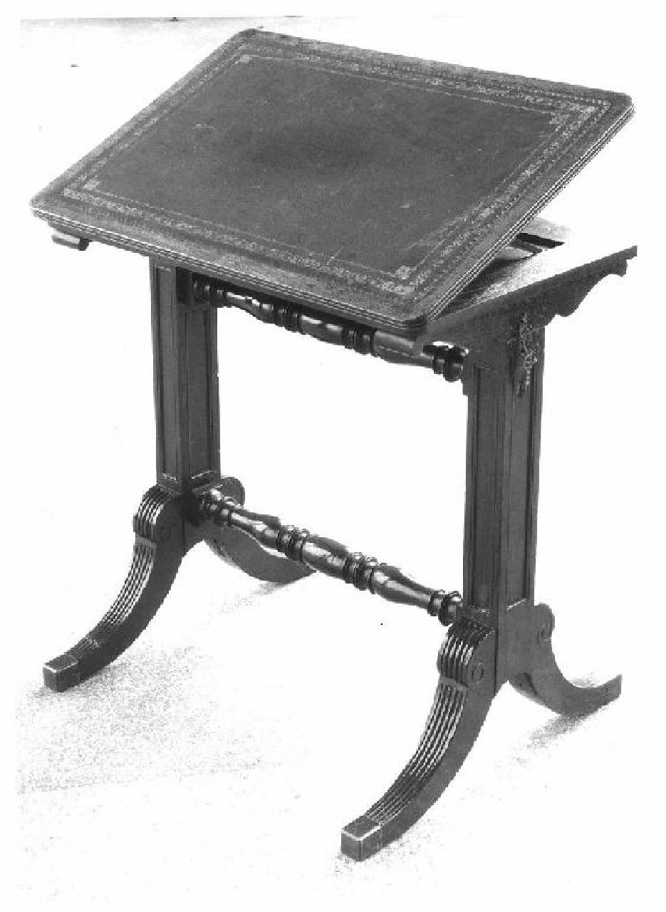 tavolino da lettura - Manifattura inglese (inizio sec. XIX)
