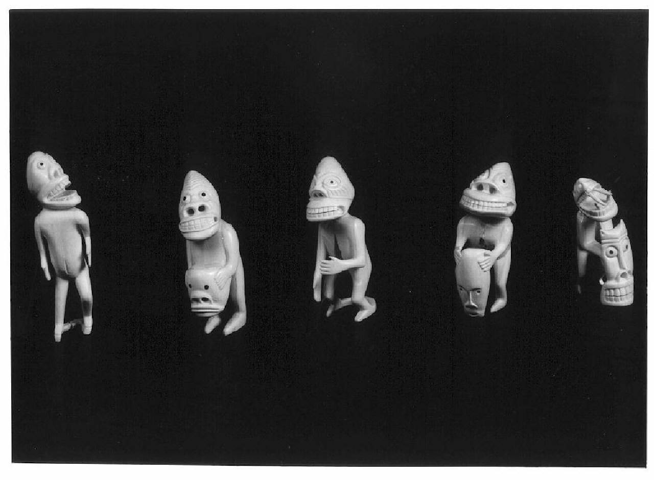 Figura antropomorfa grottesca (statuetta) - Manifattura Inuit (sec. XX)