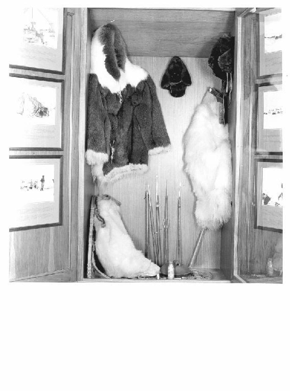 pantaloni - produzione inuit (sec. XX)