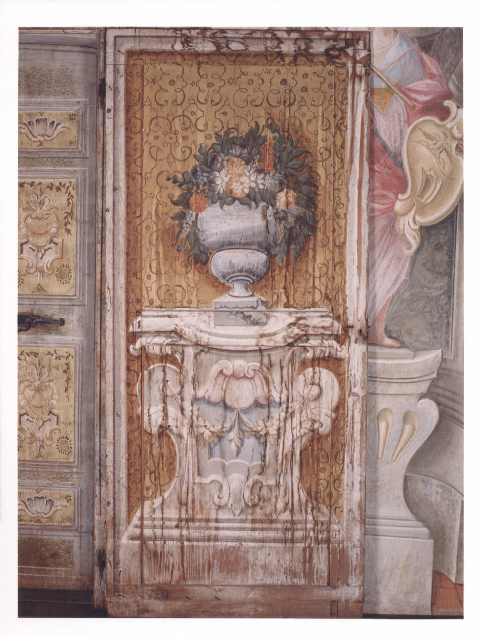 motivi decorativi architettonici (porta dipinta) di Bellotti Biagio; Maggi Pietro (cerchia; cerchia) (seconda metà sec. XVIII)