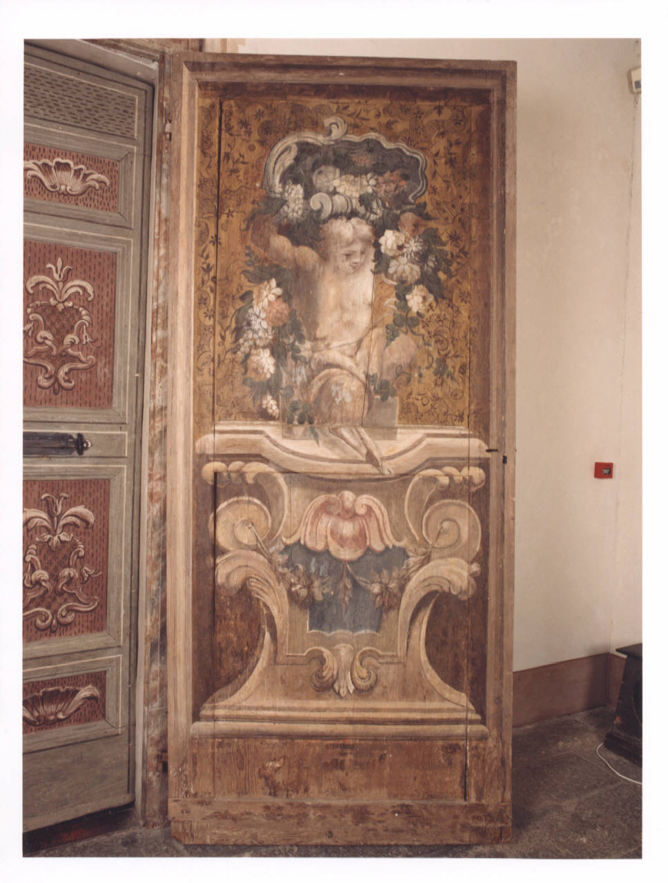Satiro con tralcio di fiori (porta dipinta) di Bellotti Biagio; Maggi Pietro (cerchia; cerchia) (seconda metà sec. XVIII)