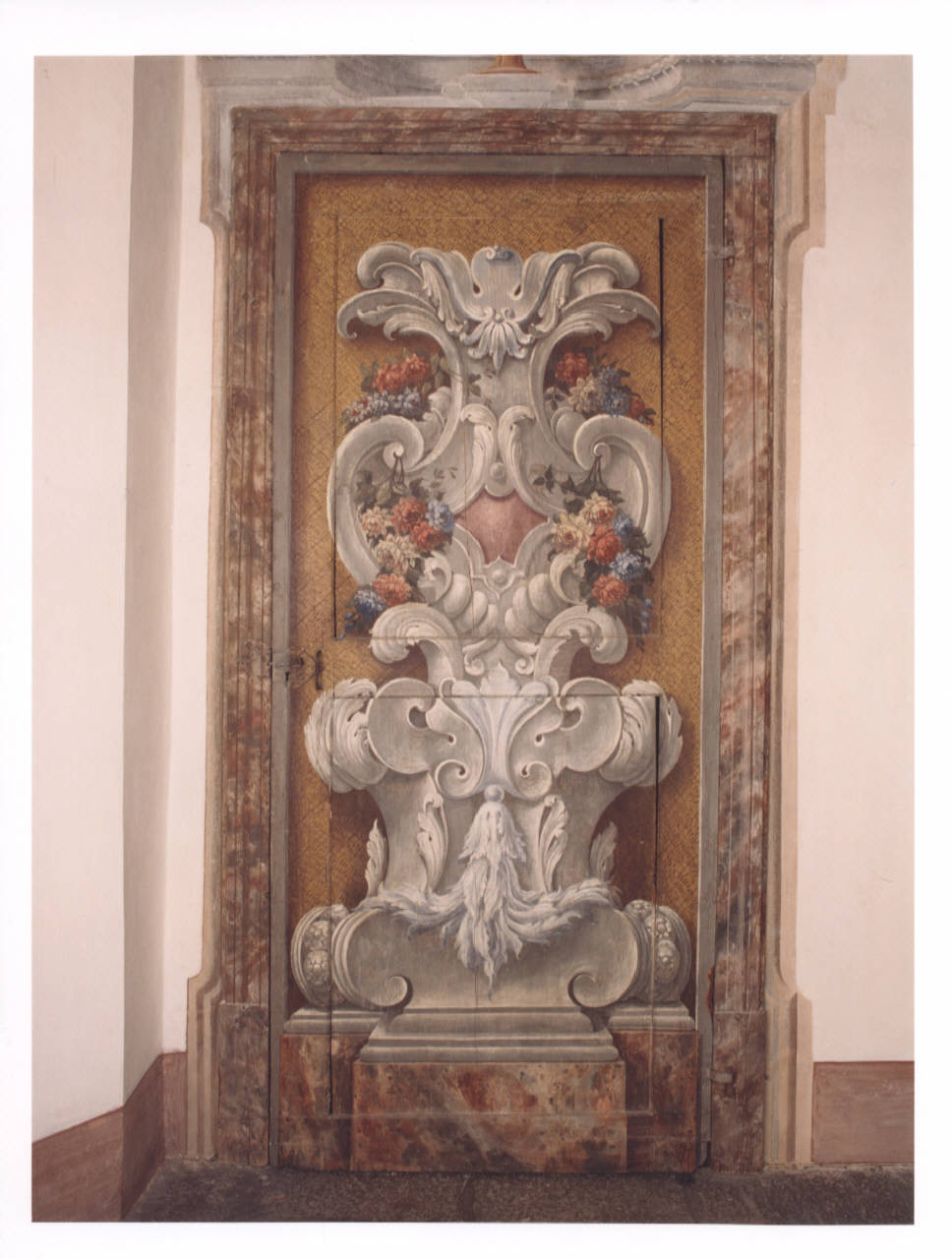 motivi decorativi architettonici (porta dipinta) di Bellotti Biagio; Maggi Pietro (cerchia; cerchia) (seconda metà sec. XVIII)