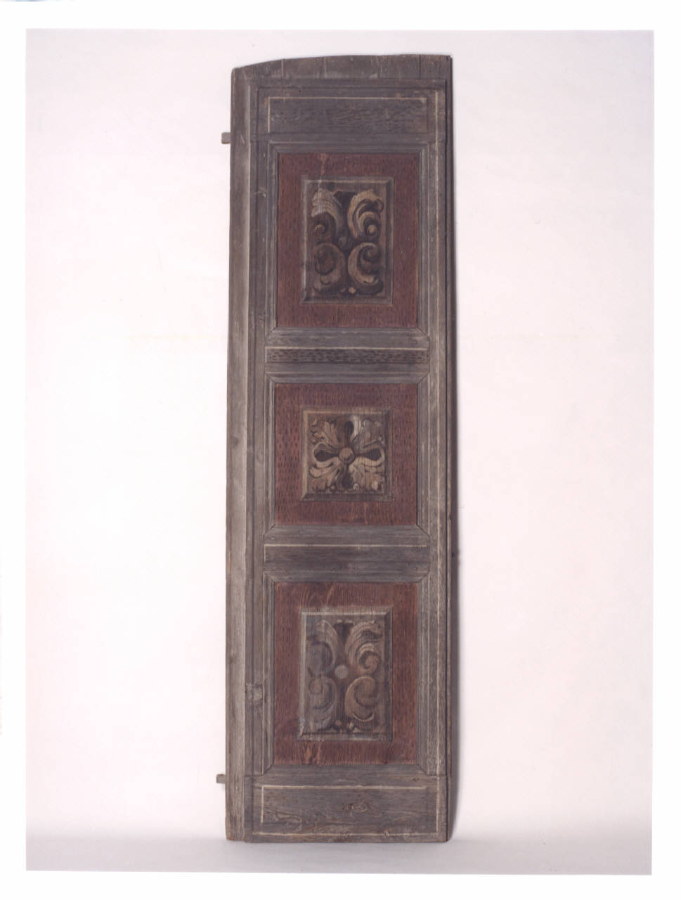 motivi decorativi geometrici (scuri di finestra dipinti) di Bellotti Biagio; Maggi Pietro (cerchia; cerchia) (seconda metà sec. XVIII)