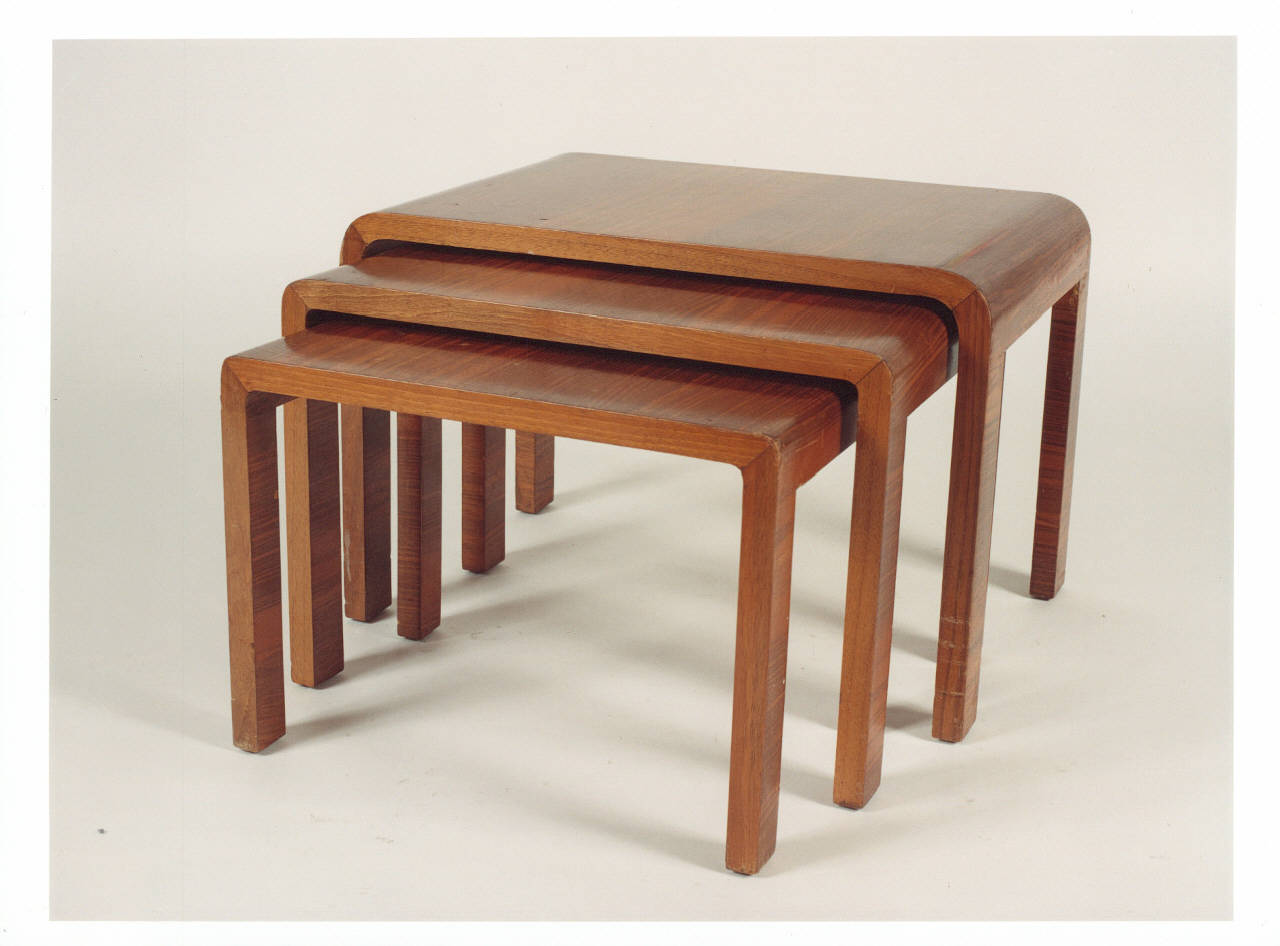 Tavolino (tavolino) - manifattura italiana (sec. XX)