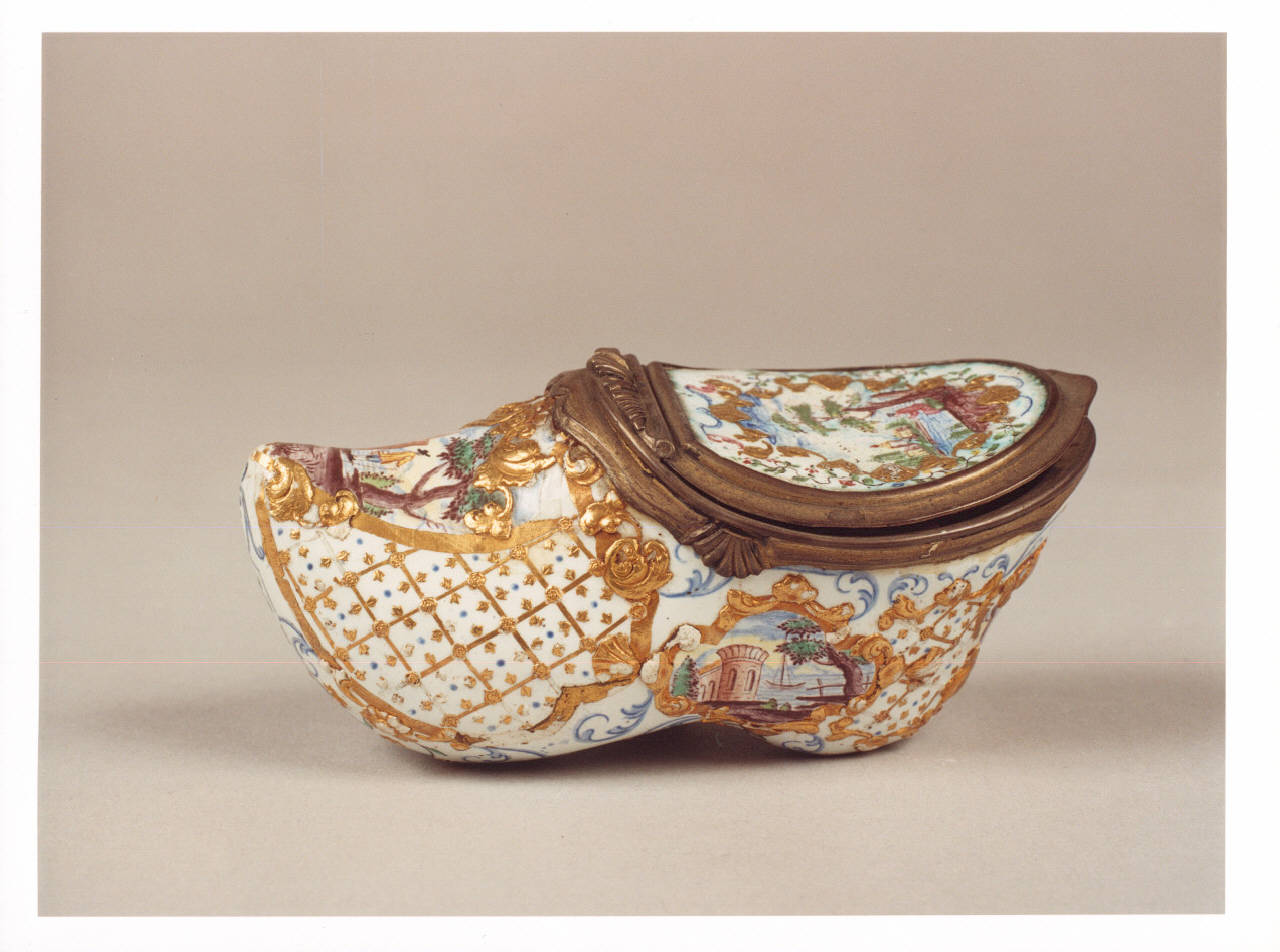 Tabacchiera a forma di zoccolo, paesaggio con architetture (tabacchiera) - Manifattura di Meissen (seconda metà sec. XVIII)