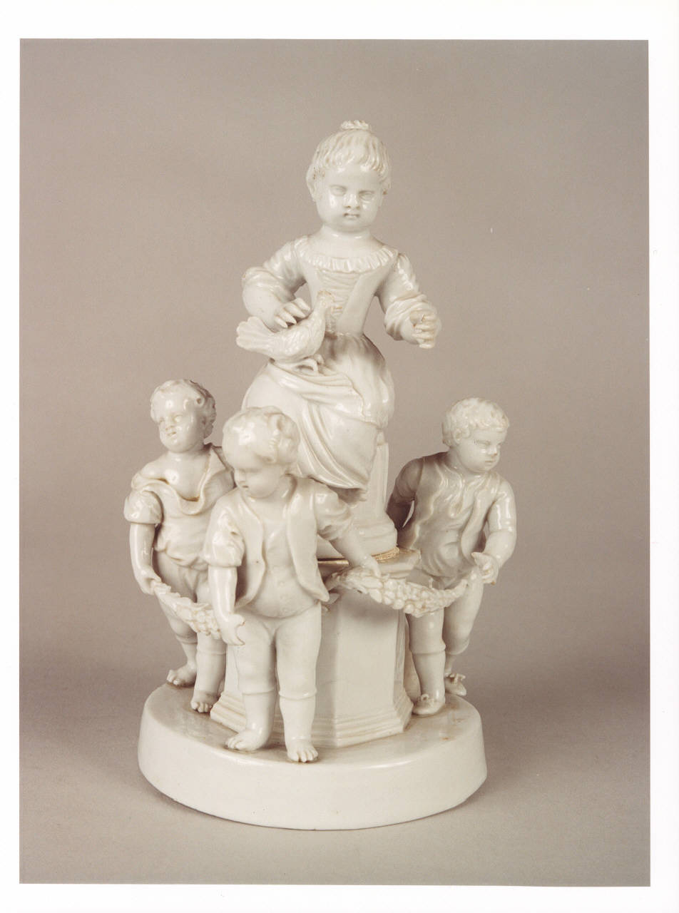 Gruppo allegorico, bambini che giocano (gruppo scultoreo) - manifattura Cozzi (inizio sec. XIX)