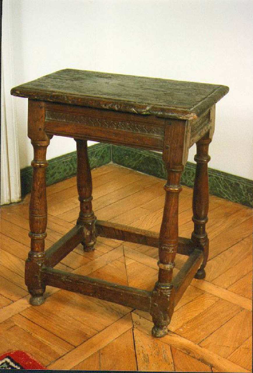 tavolino - bottega inglese (sec. XVI)