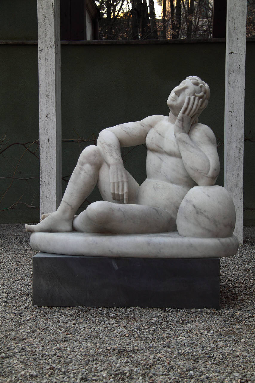 Il dormiente, figura maschile (scultura) di Martini, Arturo (sec. XX)