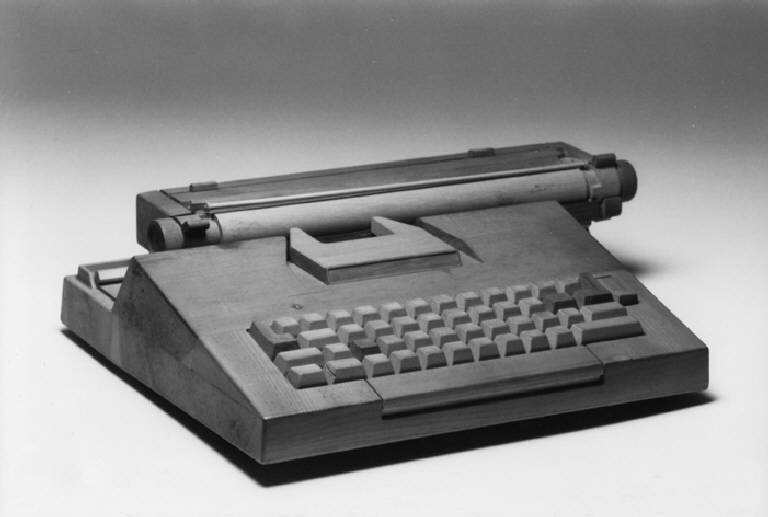 Divisumma (macchina da scrivere (modello)) di Sacchi Giovanni; Bellini Mario (terzo quarto sec. XX)