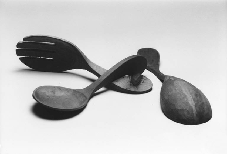 cucchiaio per insalata (posate per insalata (modello)) di Sacchi Giovanni; Castelli Ferrieri Anna (ultimo quarto sec. XX)