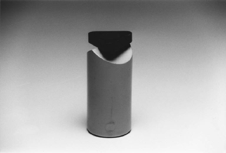 Bialcol Med (bottiglia (modello)) di Sacchi Giovanni; MID design (ultimo quarto sec. XX)