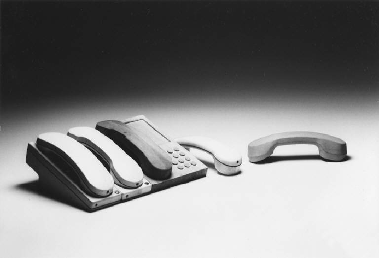 1+ (telefoni modulari (modello)) di Sacchi Giovanni; Polato Piero (ultimo quarto sec. XX)