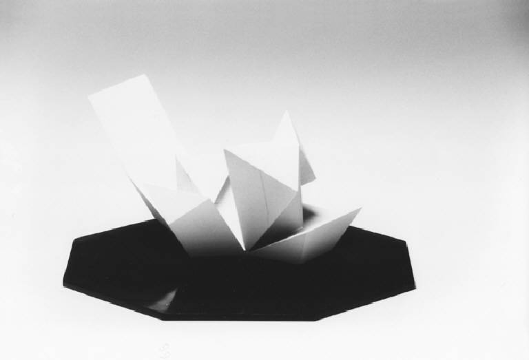 Marchio tridimensionale Olivetti (marchio tridimensionale (modello)) di Sacchi Giovanni; Bassi Franco (ultimo quarto sec. XX)