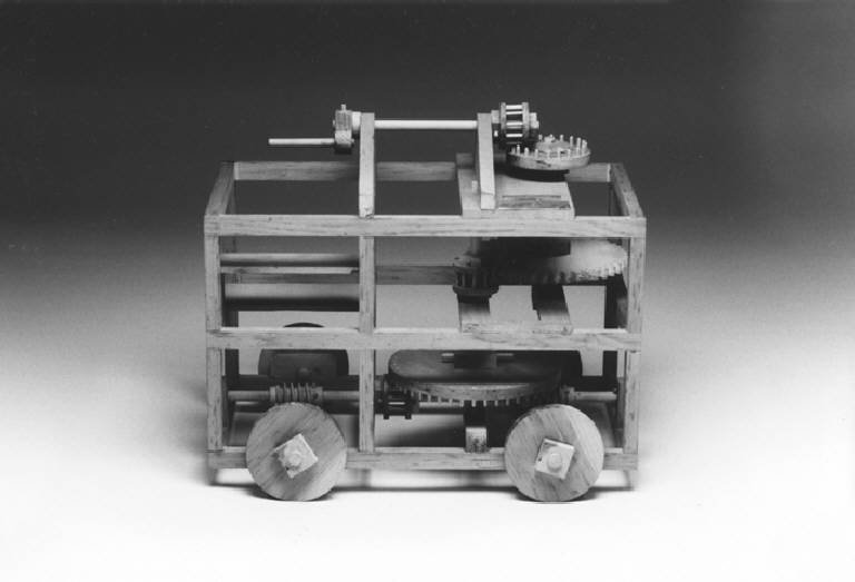 Macchina di Leonardo (carro motore (modello)) di Sacchi Giovanni (ultimo quarto sec. XX)