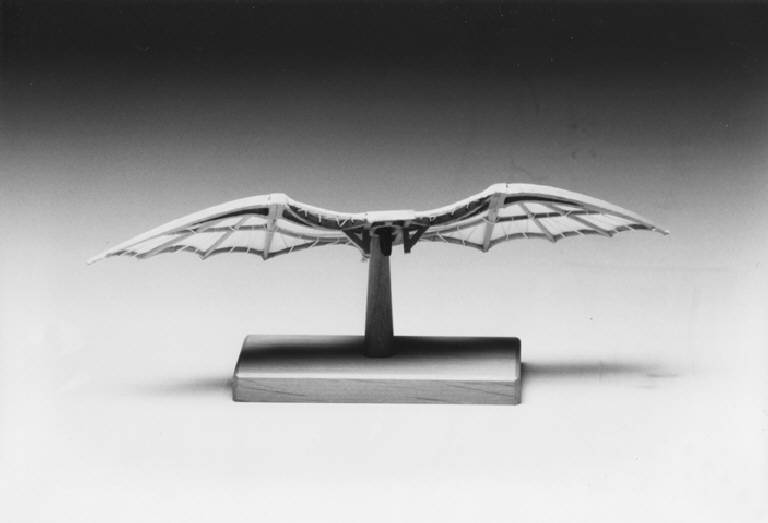 Macchina di Leonardo (macchina per volare (modello)) di Sacchi Giovanni (ultimo quarto sec. XX)