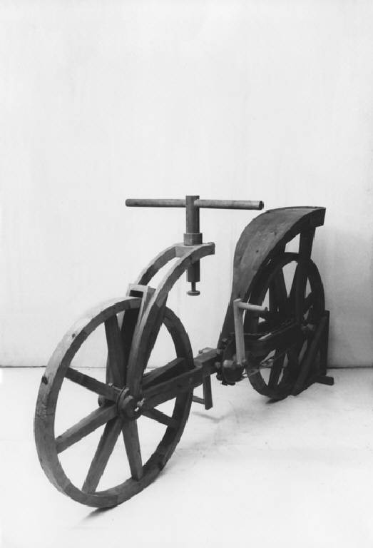 Macchina di Leonardo (bicicletta (modello)) di Sacchi Giovanni (ultimo quarto sec. XX)
