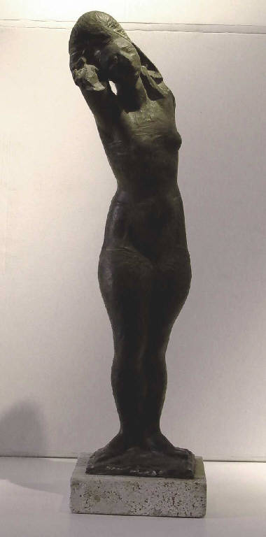 Pomona, Pomona (statua) di Pelati Vittorio (sec. XX)