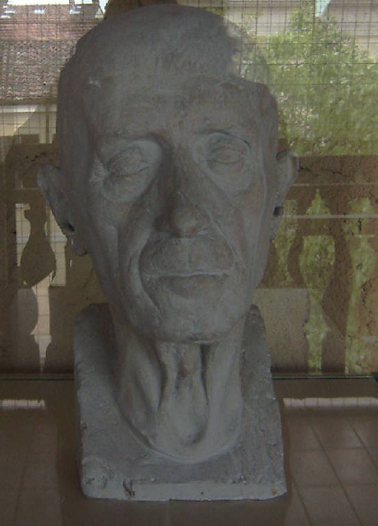 Ritratto del sig. Baresi di Chiari (scultura) di Repossi Pietro (metà sec. XX)
