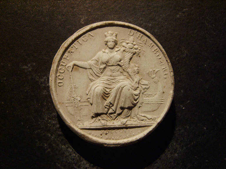 Medaglia commemorativa dell'occupazione della città di Amburgo, Allegoria della città di Amburgo (calco) - ambito italiano (prima metà sec. XIX)