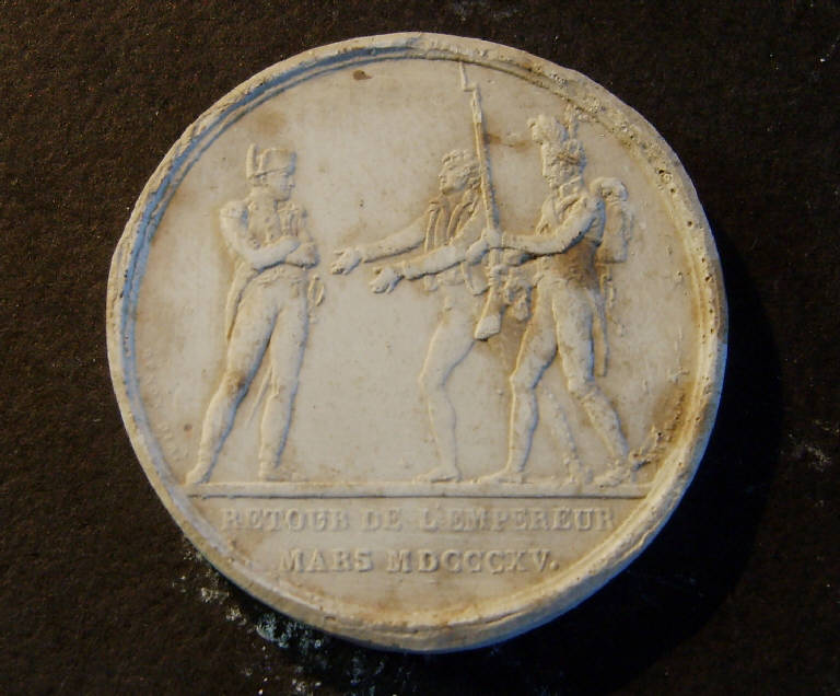 Allegoria del ritorno di Napoleone che viene accolto da un cittadino comune e da un soldato (calco) - ambito italiano (sec. XIX)