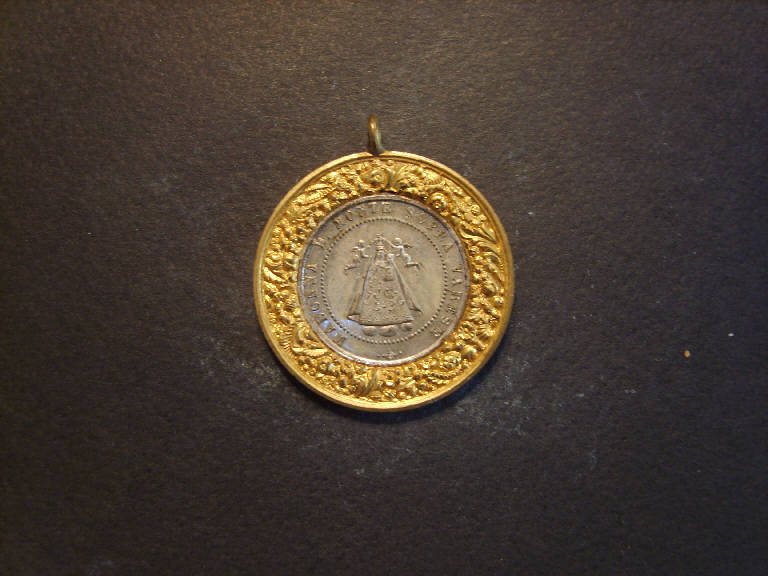Madonna del S. Monte di Varese/ Santa Caterina e santa Giuliana (medaglia) - ambito italiano (seconda metà sec. XIX)