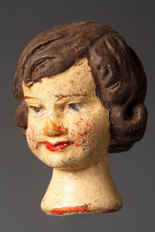 Figura femminile (testa di burattino) - manifattura di Val Gardena (fine sec. XIX)
