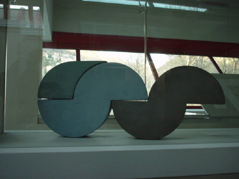 Modulo ceramico (scultura) di Guidi N. (sec. XX)