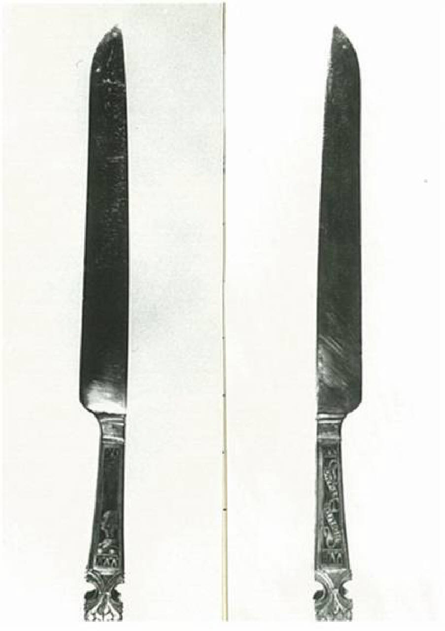 manico niellato con mezza figura di donna di profilo a sinistra e cartiglio con motto a destra. (coltello) - ambito italiano (fine sec. XV)