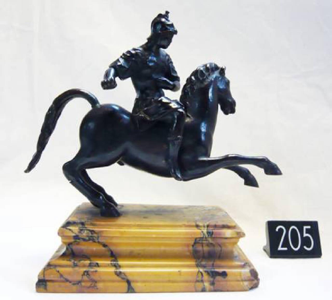 guerriero su cavallo al galoppo (scultura) - arte italiana (sec. XVII)