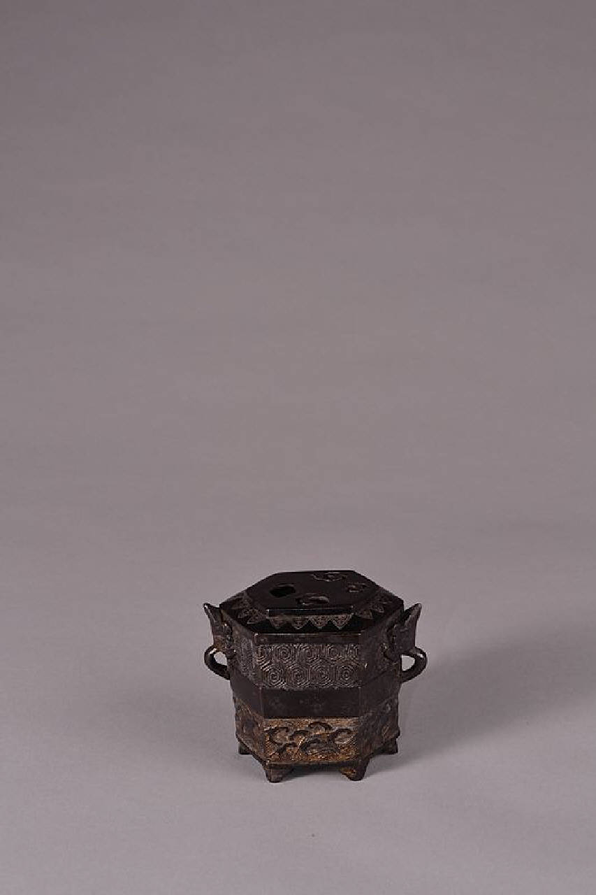 onde, motivi decorativi geometrici (incensiere) - produzione cinese (secc. XVIII/ XIX)