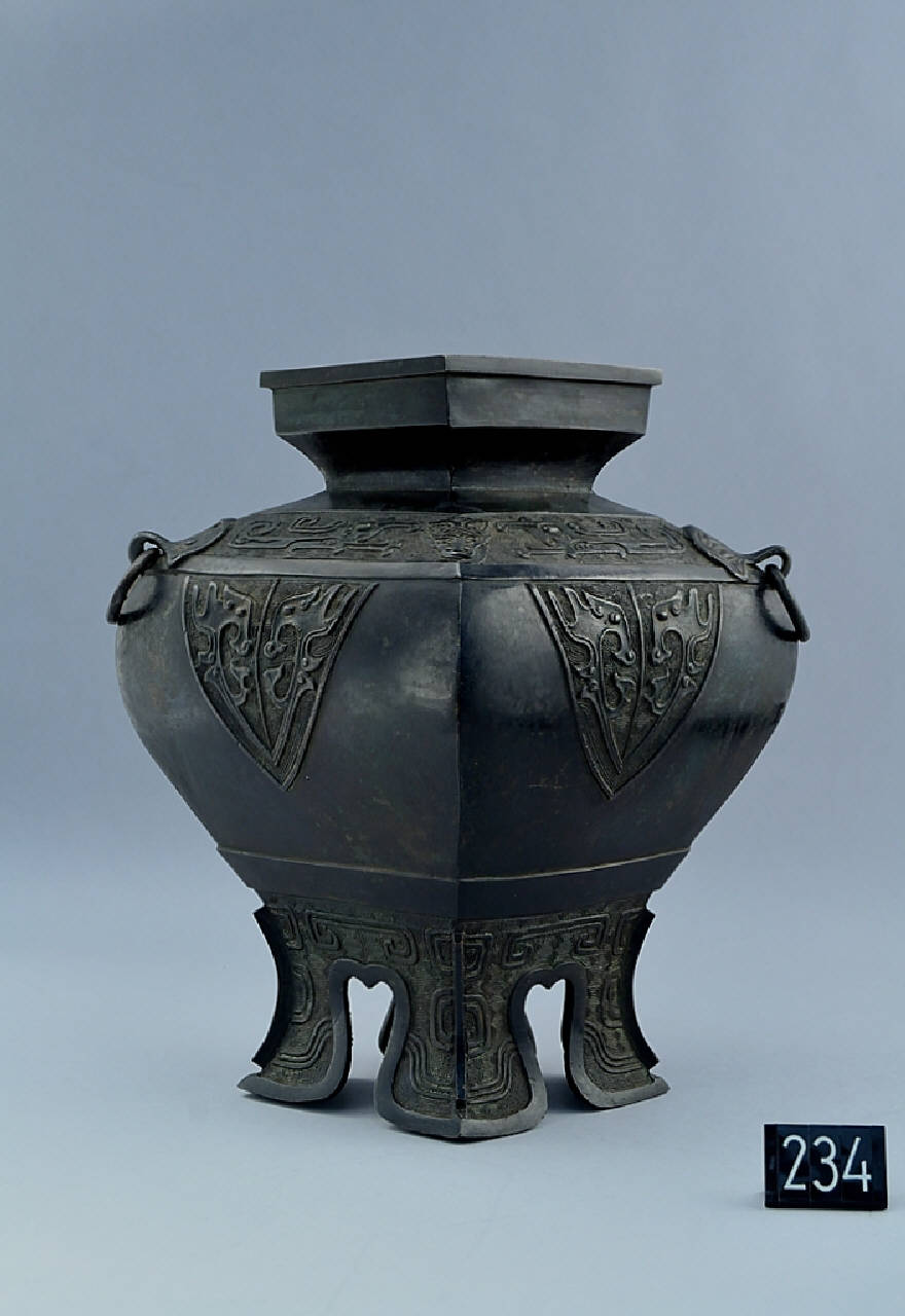 motivi arcaicistici (vaso) - produzione cinese (sec. XVIII)