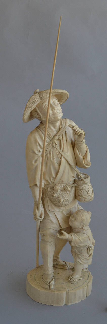 Cacciatore e bambino (statuetta) - manifattura giapponese (fine/inizio secc. XIX/ XX)