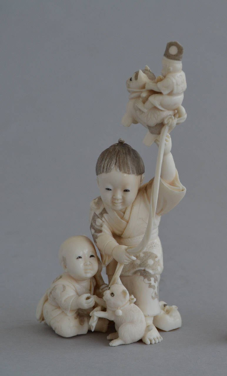 bambini che giocano (gruppo scultoreo) - manifattura giapponese (fine/inizio secc. XIX/ XX)