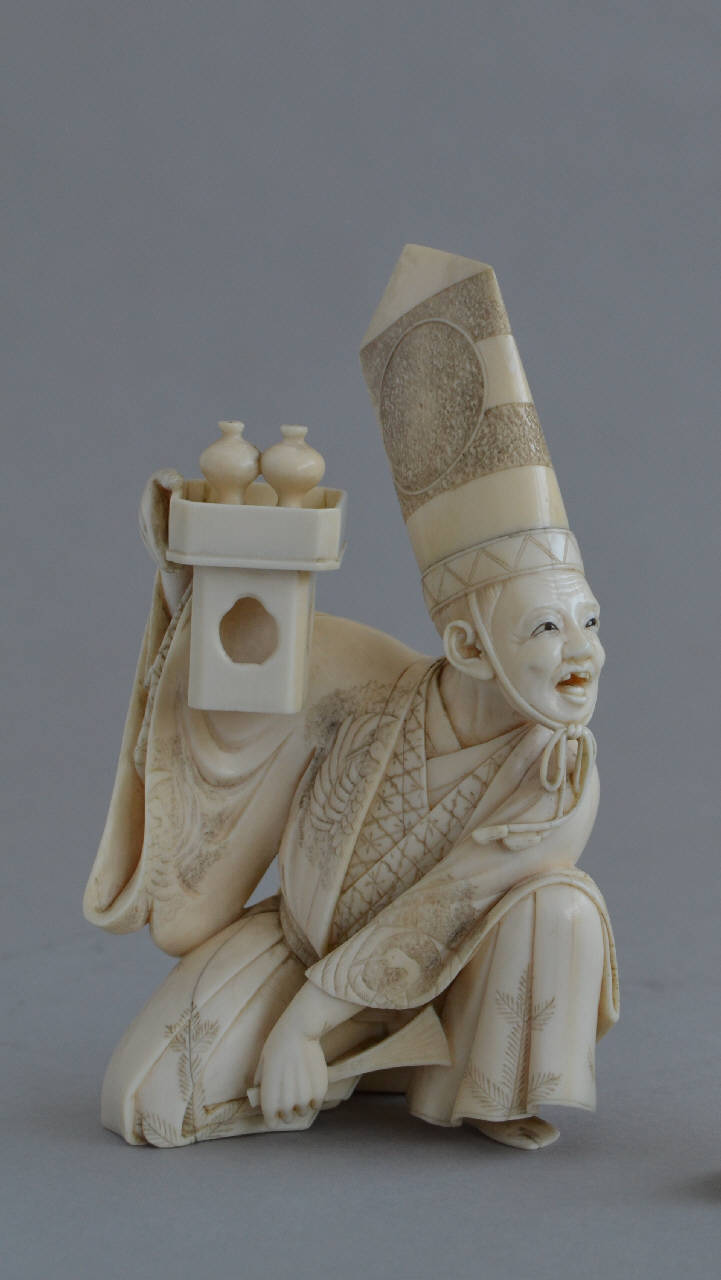 Prete scintoista (statuetta) - manifattura giapponese (fine/inizio secc. XIX/ XX)