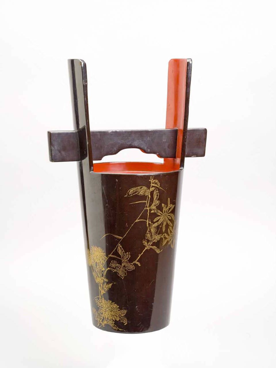 rami fioriti (contenitore per sake) - manifattura giapponese (sec. XIX)