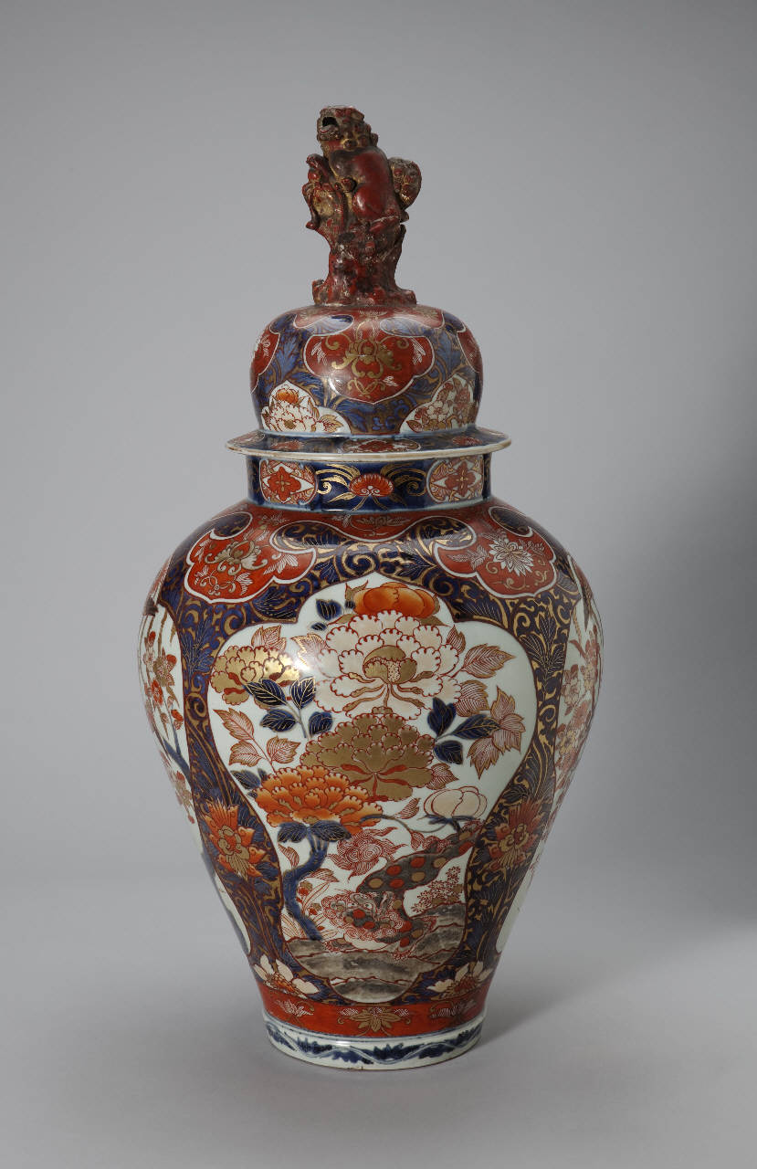 motivi decorativi vegetali, uccelli, leone cinese (vaso) - manifattura giapponese (secc. XVII/ XVIII)