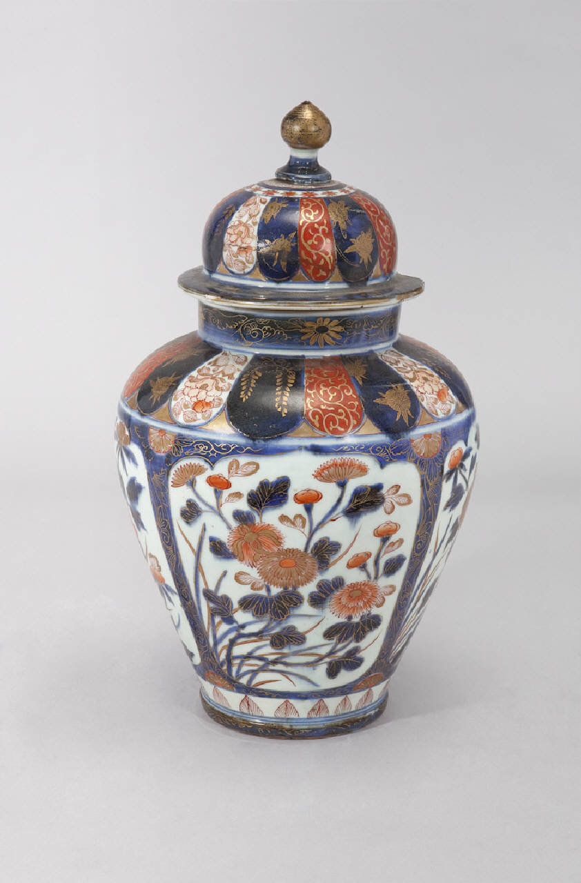 motivi decorativi floreali (vaso) - manifattura giapponese (secc. XVII/ XVIII)
