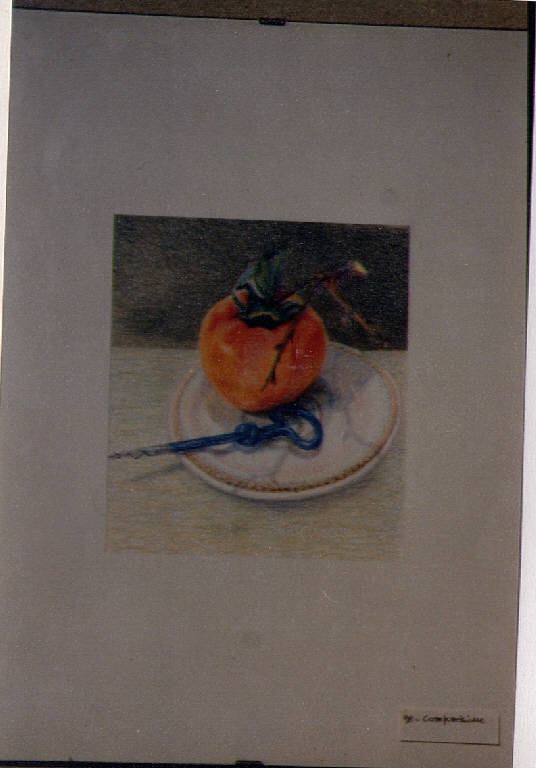 Composizione, caco su piatto ed utensile (dipinto) di ignoto (sec. XX)