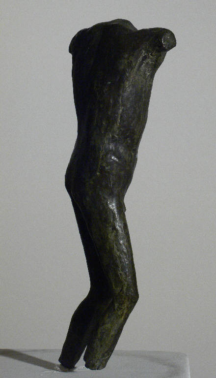 Torso maschile, FIGURA MASCHILE (scultura) di Benevelli Giacomo (terzo quarto sec. XX)