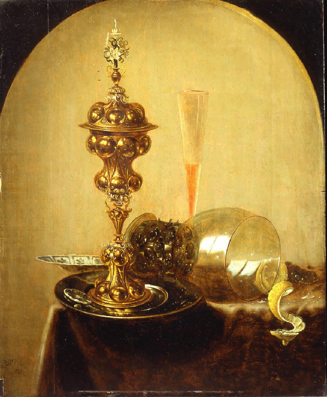 Natura morta, Natura morta con pisside, boccale, bicchiere, tazza di porcellana, frutta (dipinto) di Berleborch Gerard van - ambito olandese (metà sec. XVII)