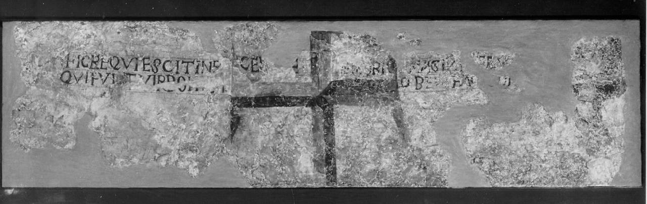 Tomba di Maginfredo (fronte), Croce (dipinto) di Pittore lombardo - ambito lombardo (?) (prima metà sec. IX)