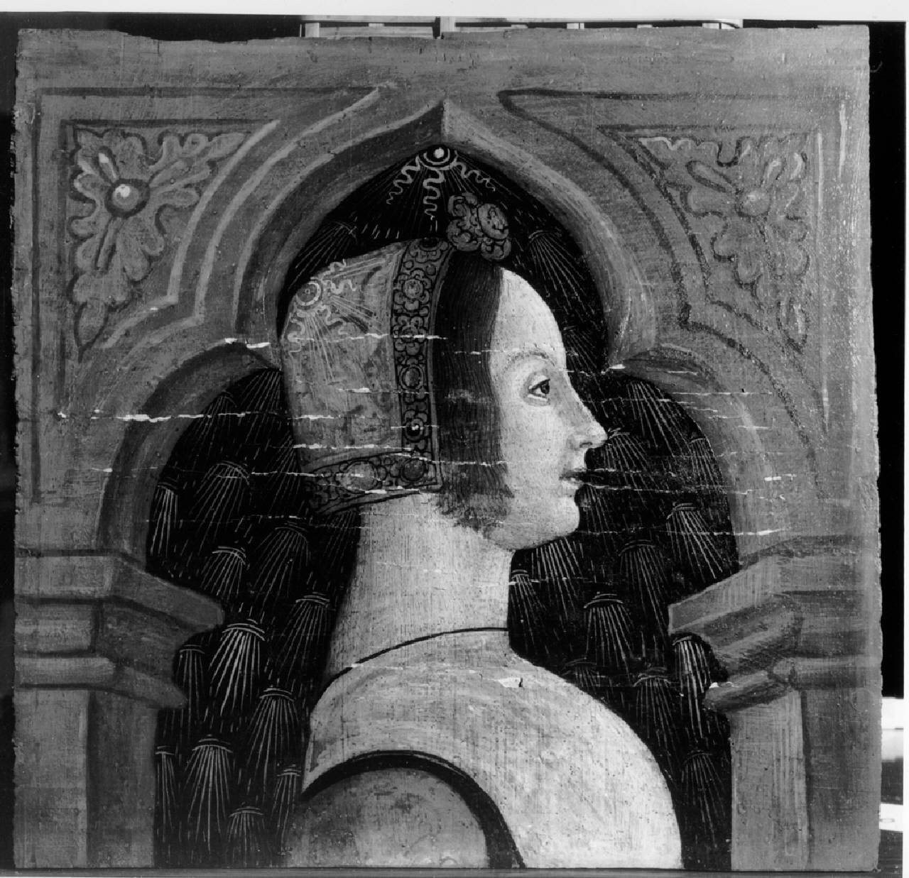 Busto femminile rivolto verso destra con cuffia e abito accollato, Busto femminile (dipinto) di Pittore cremonese - ambito cremonese (ultimo quarto sec. XV)