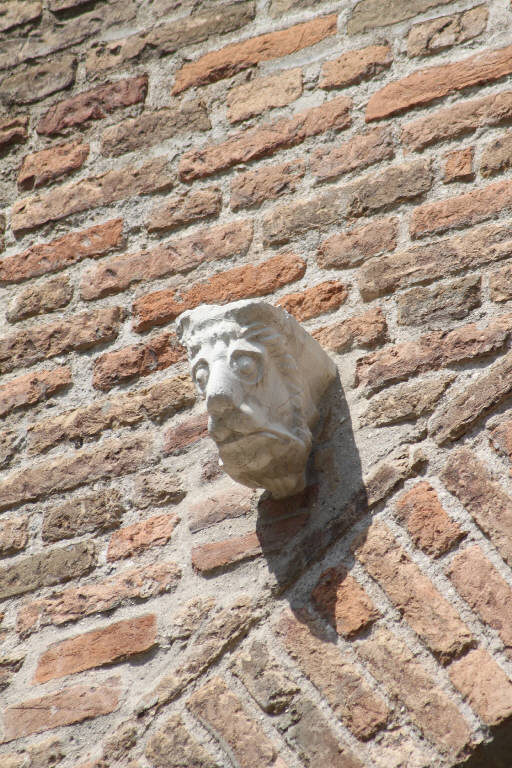 testa di leone (rilievo) - ambito bresciano (seconda metà sec. XIII)